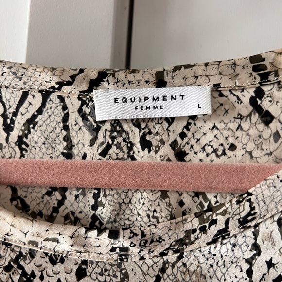 Equipment Silk Top - Picture 2 of 3